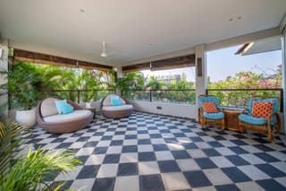 Villa Sunsara 2 - Spacious 4-Bedroom Haven next to Berawa Beach