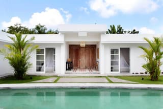 Villa Mutiara Putih by Optimum Bali, Central Seminyak, Walk to beach