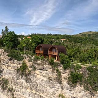 Suwehan Beach Cliff House with Hammock