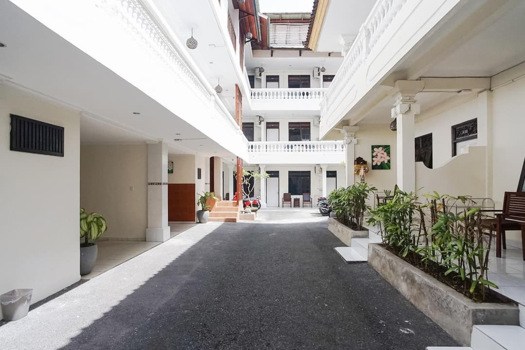 City Garden Bali Dwipa Hotel, Kuta — photo 1 of 65