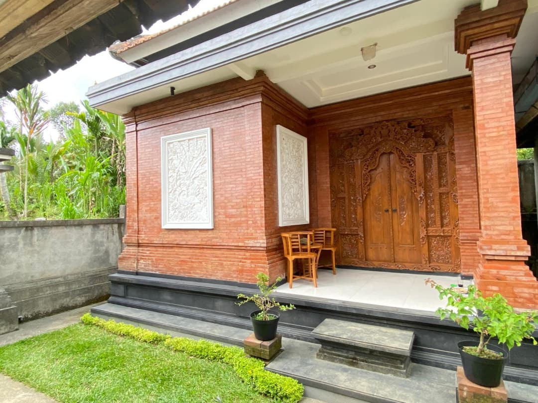 Made Misi Homestay & Guesthouse — photo 1 of 21