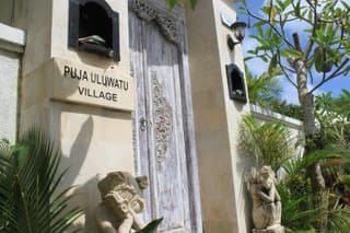 Puja Uluwatu Village