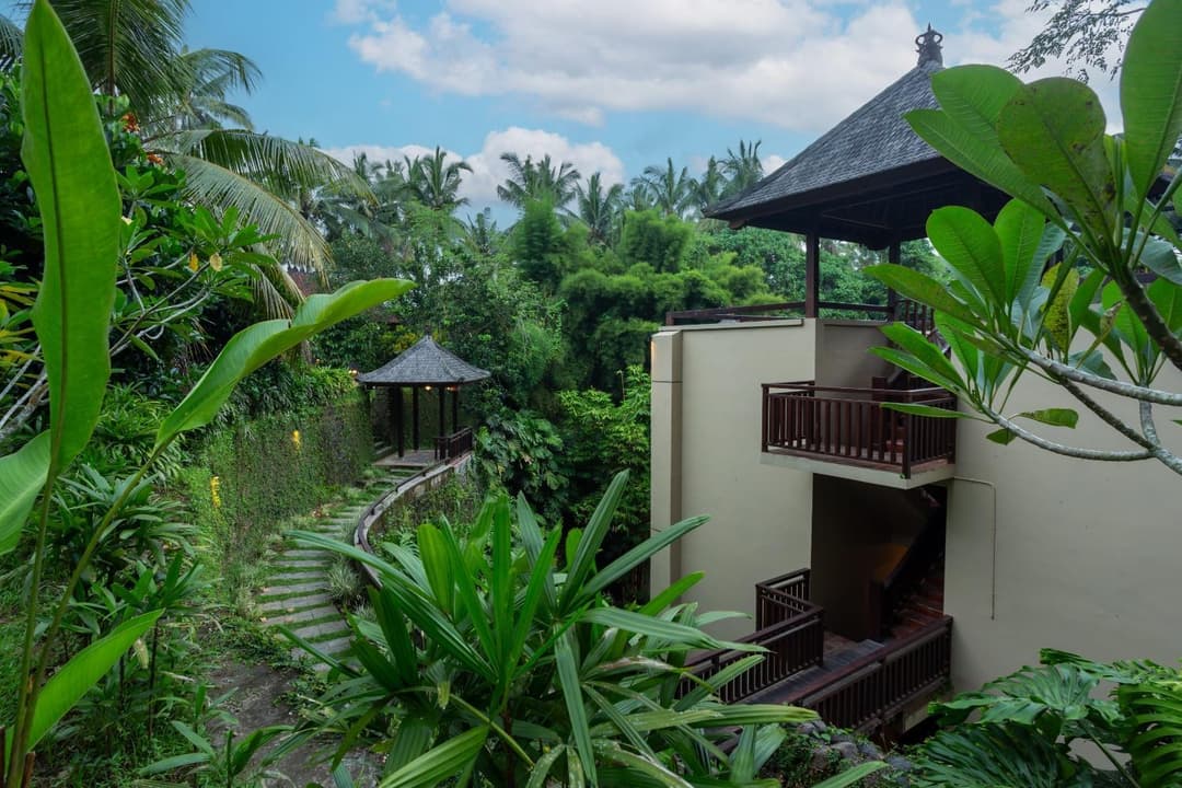 Semana Residences by Cove — photo 1 of 52