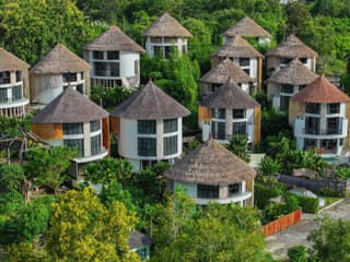 Hillstone Luxury Village