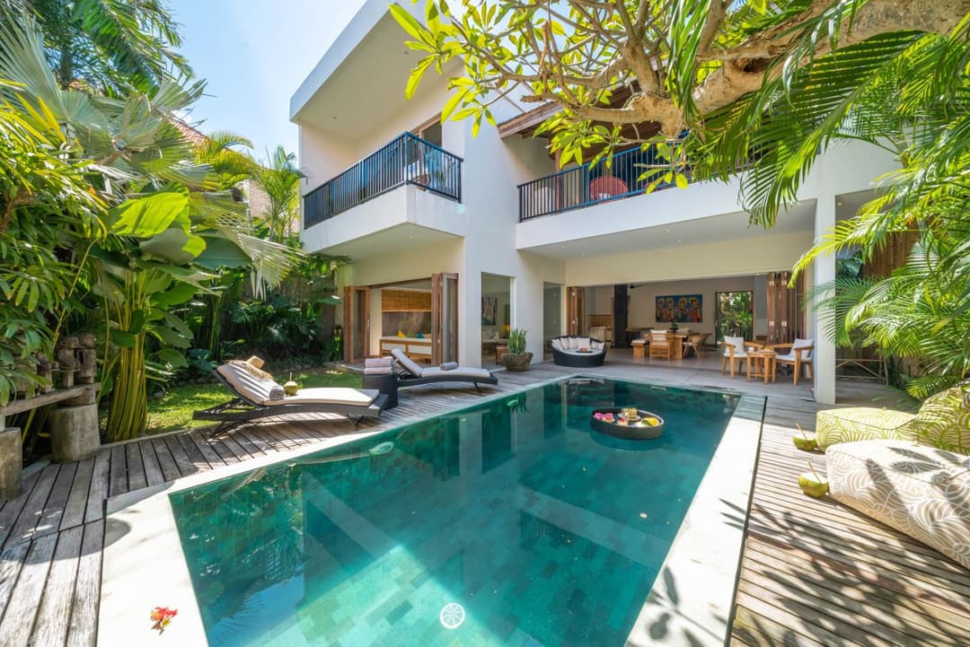 Puri Aman - Unique & Lush 3BR Pool Villa - Next to Gigi Susu & Walk to Beach — photo 1 of 1