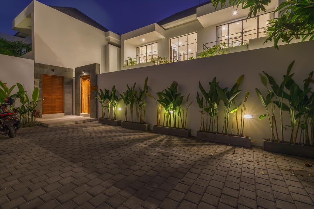 Puri Senang - Modern Pool Villa, 6 Mins to Berawa Beach & Finns — photo 1 of 98
