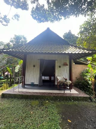 Khrisna Hs and Cottages