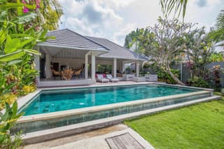 Villa Imbuh 2 - Tropical Oasis 3BR in Central Canggu