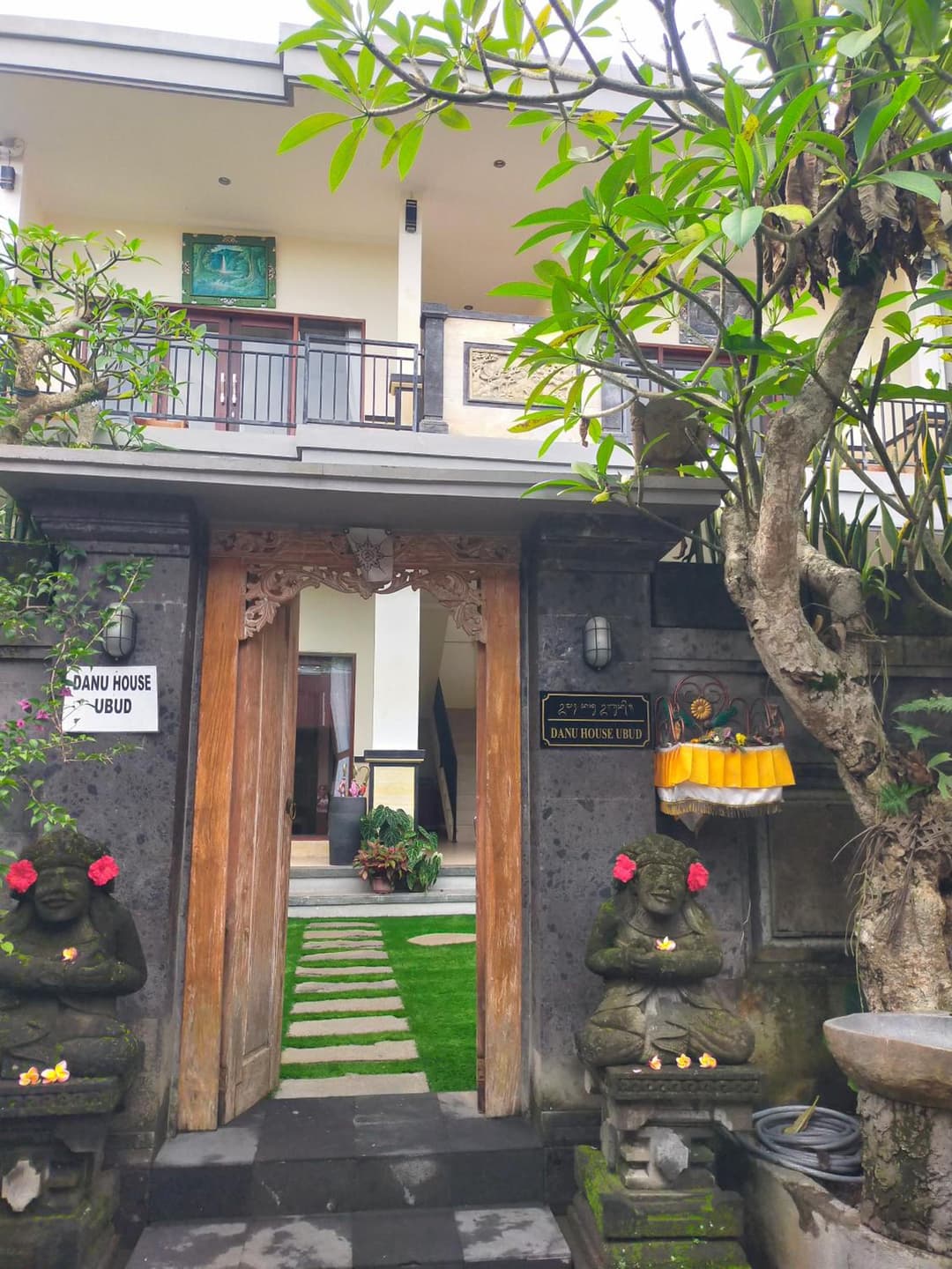 DANU HOUSE UBUD — photo 1 of 111
