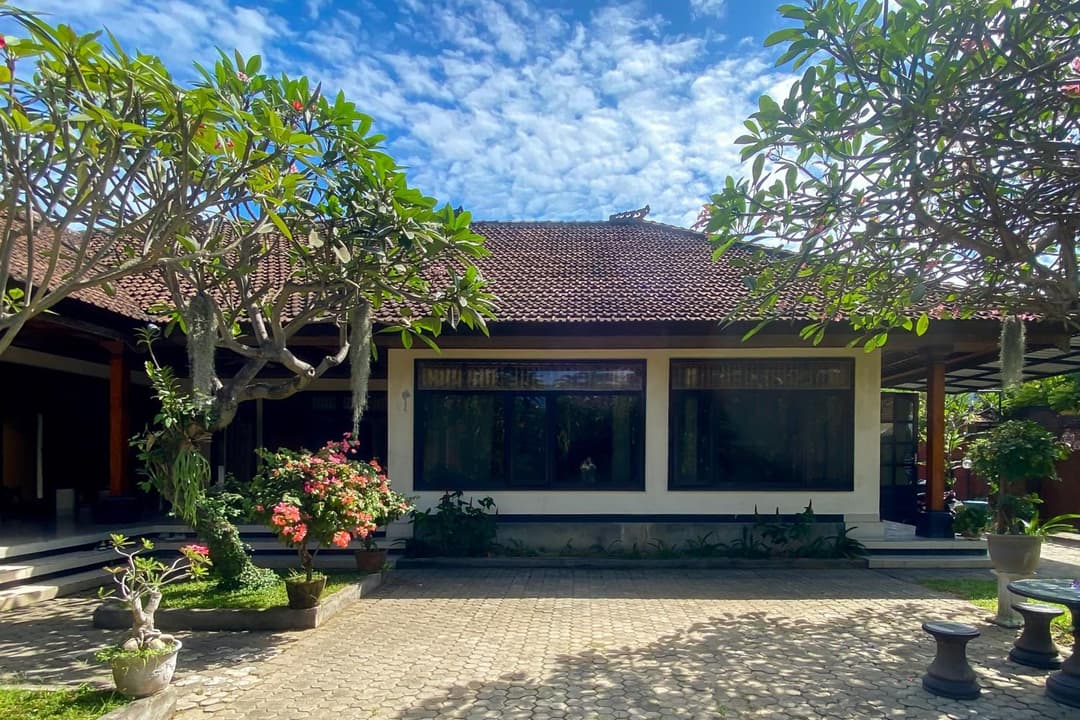 Raja Asri Guest House Sanur Mitra RedDoorz — photo 1 of 16