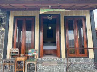 Black Lava Hostel and Lodge