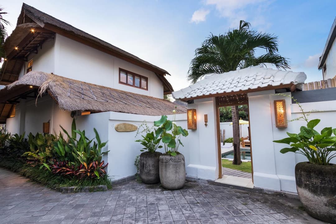 Villa Waterlily by Villa Finder — photo 1 of 29
