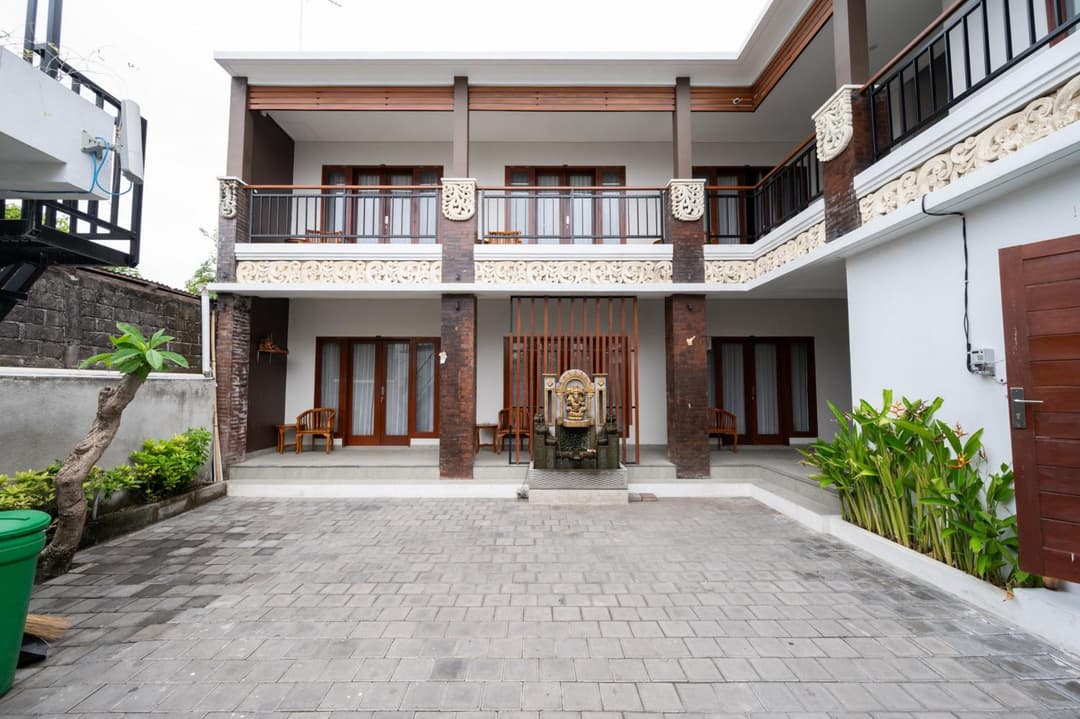 RedDoorz Plus at Yasa's Living Denpasar — photo 1 of 30