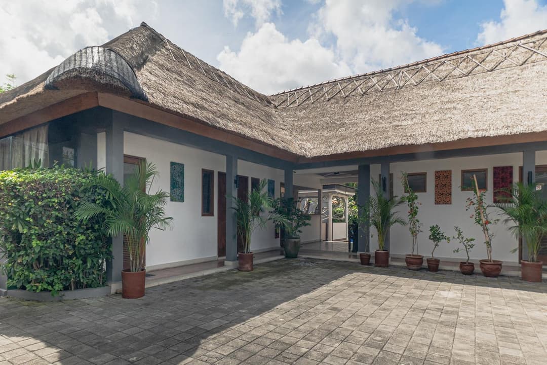Balinea Holiday Home — photo 1 of 41