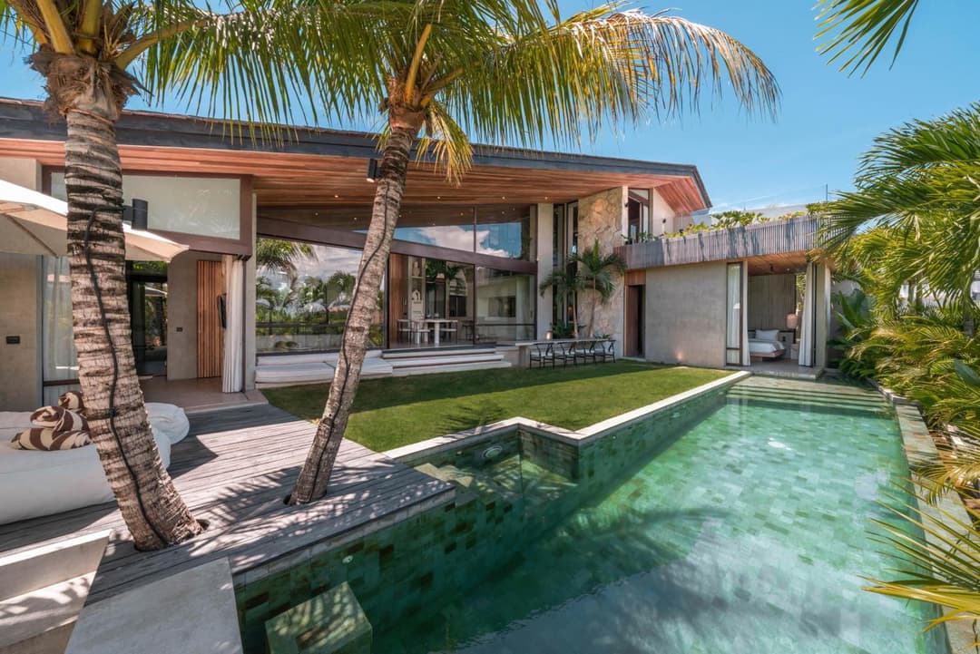 Cala Galeo - Iconic 4BR Designer Villa in Pererenan — photo 1 of 1