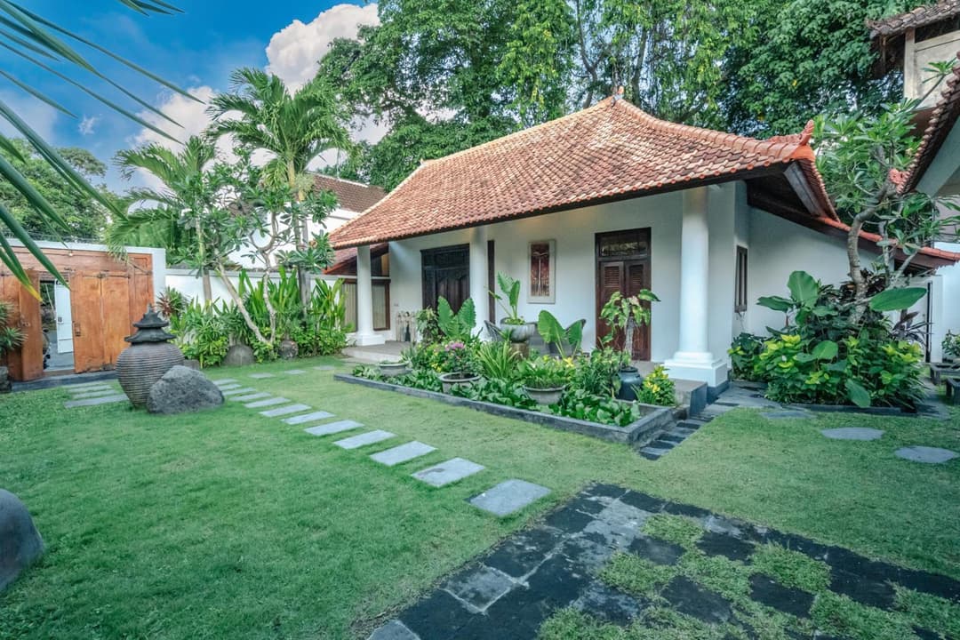 Villa Etnik Seminyak — photo 1 of 38
