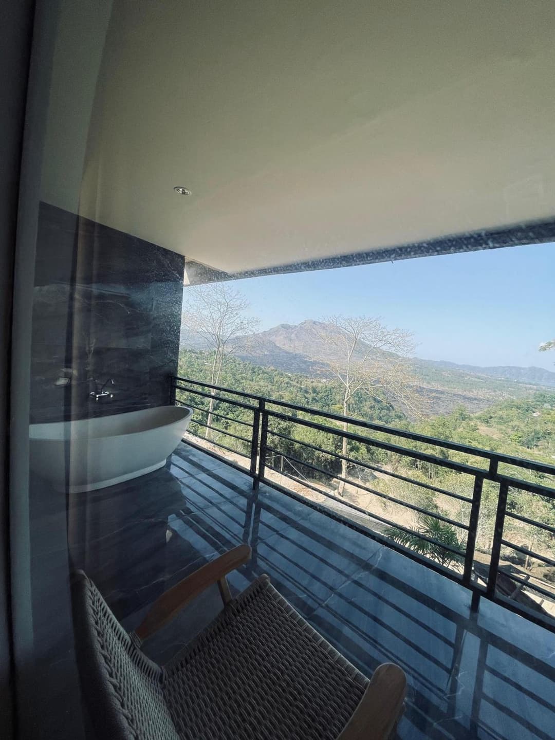 Caldera Hotel & Restaurant — photo 1 of 60