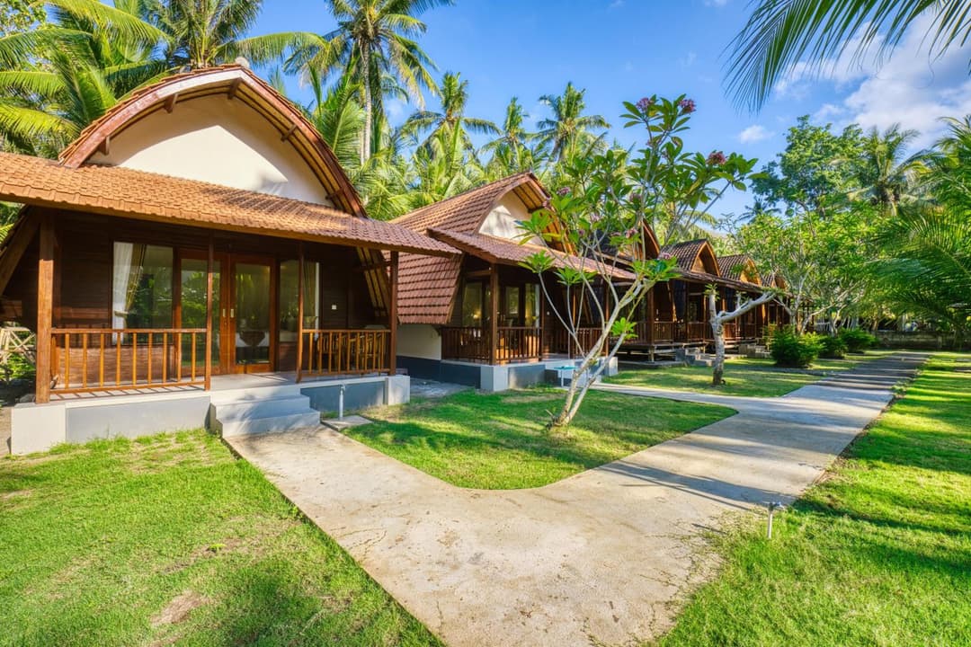 Puri Yalus Bungalow — photo 1 of 46