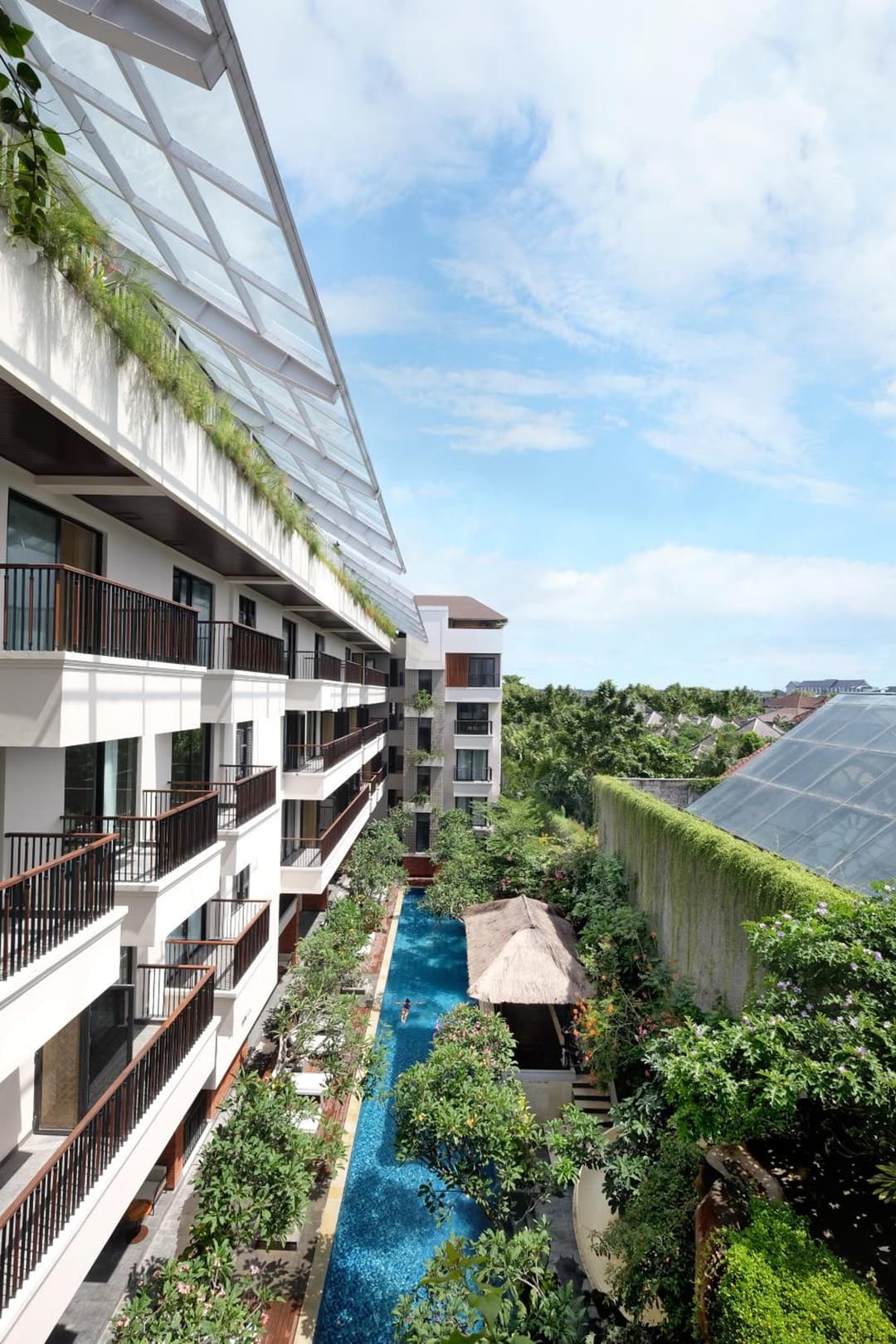 Jambuluwuk Oceano Seminyak Hotel — photo 1 of 119