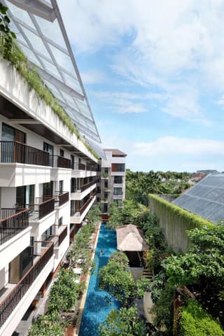 Jambuluwuk Oceano Seminyak Hotel