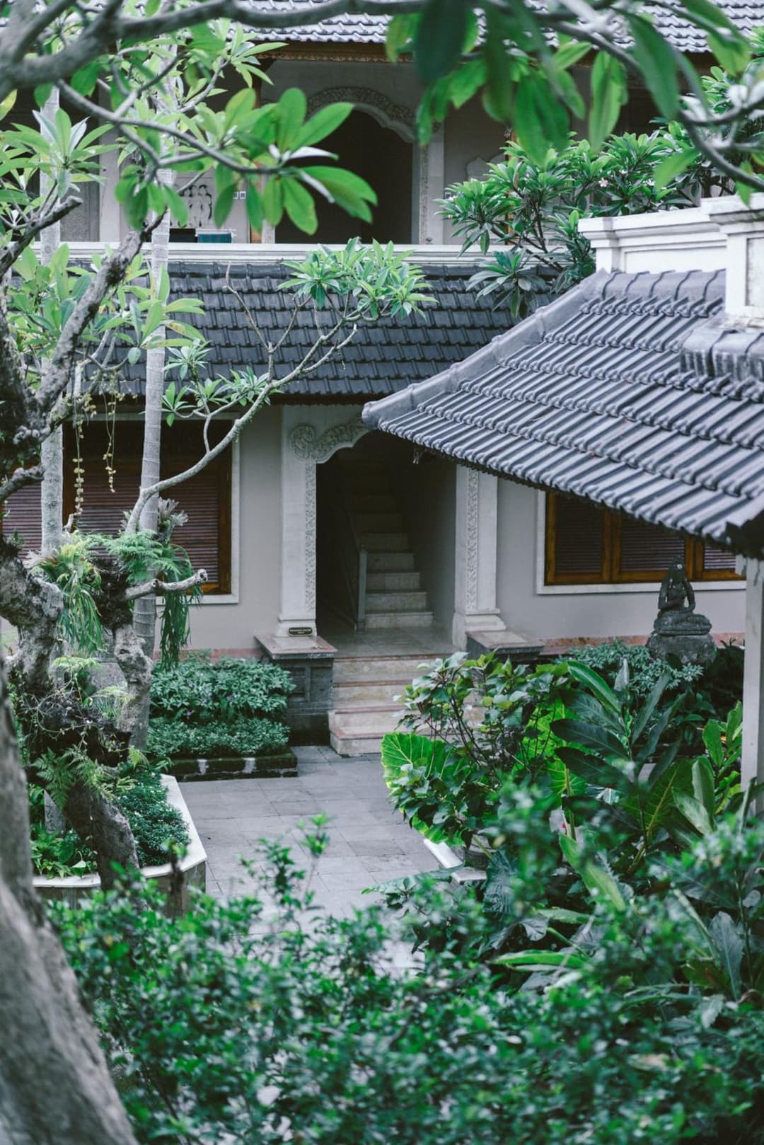 Honeymoon Guesthouse — photo 1 of 280