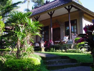 Cempaka Belimbing Villa