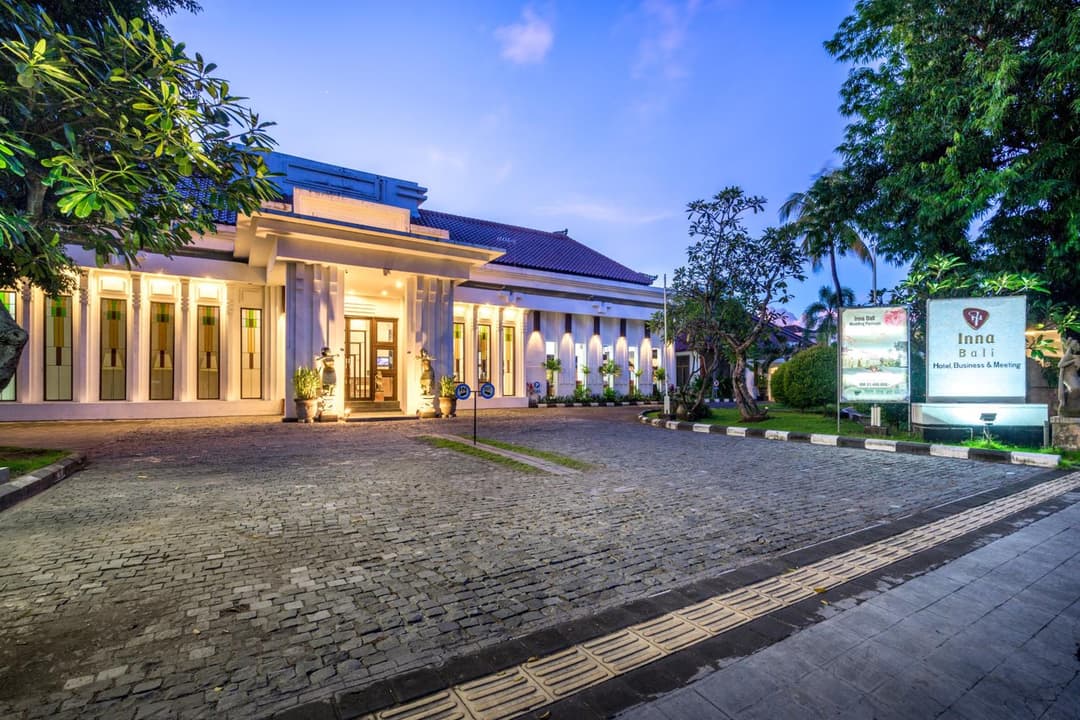 Inna Bali Heritage Hotel — photo 1 of 81