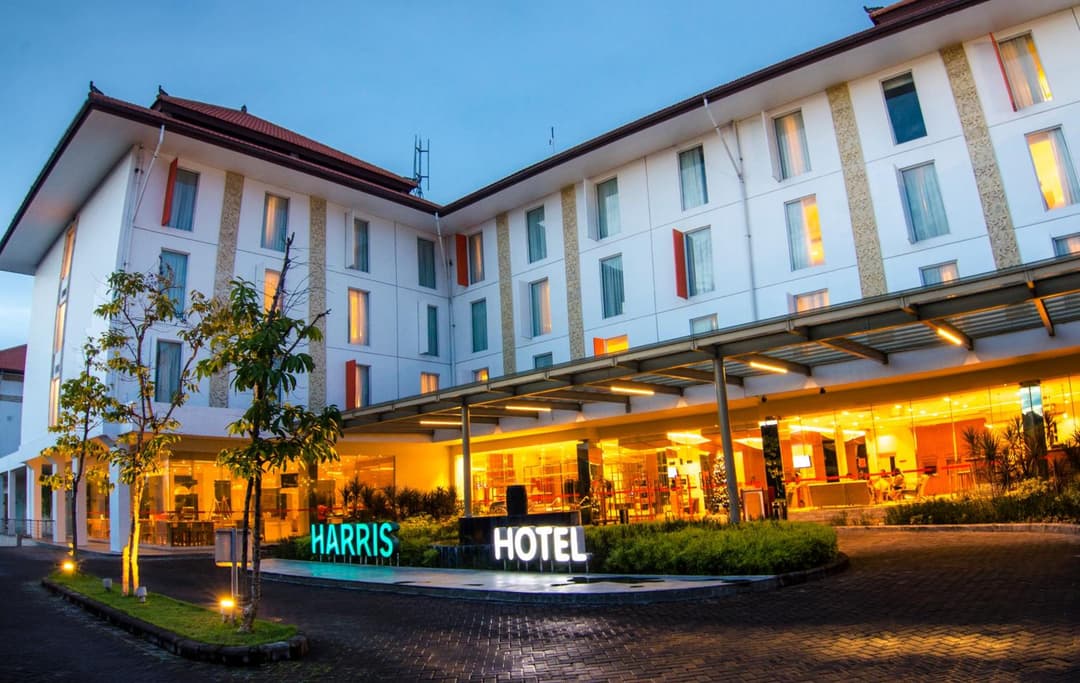 HARRIS Hotel and Conventions Denpasar Bali — photo 1 of 96