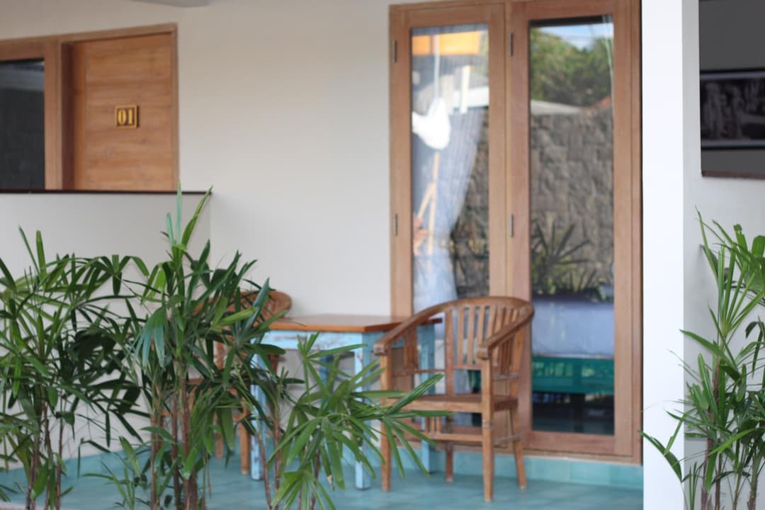 Jukung Dua Guest House — photo 1 of 54
