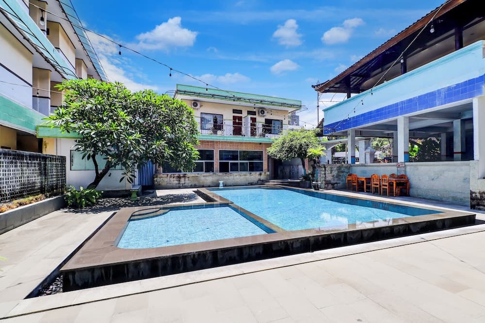 Townhouse Oak Legian Near Legian Beach Formerly Sayang Maha Merta — photo 1 of 41