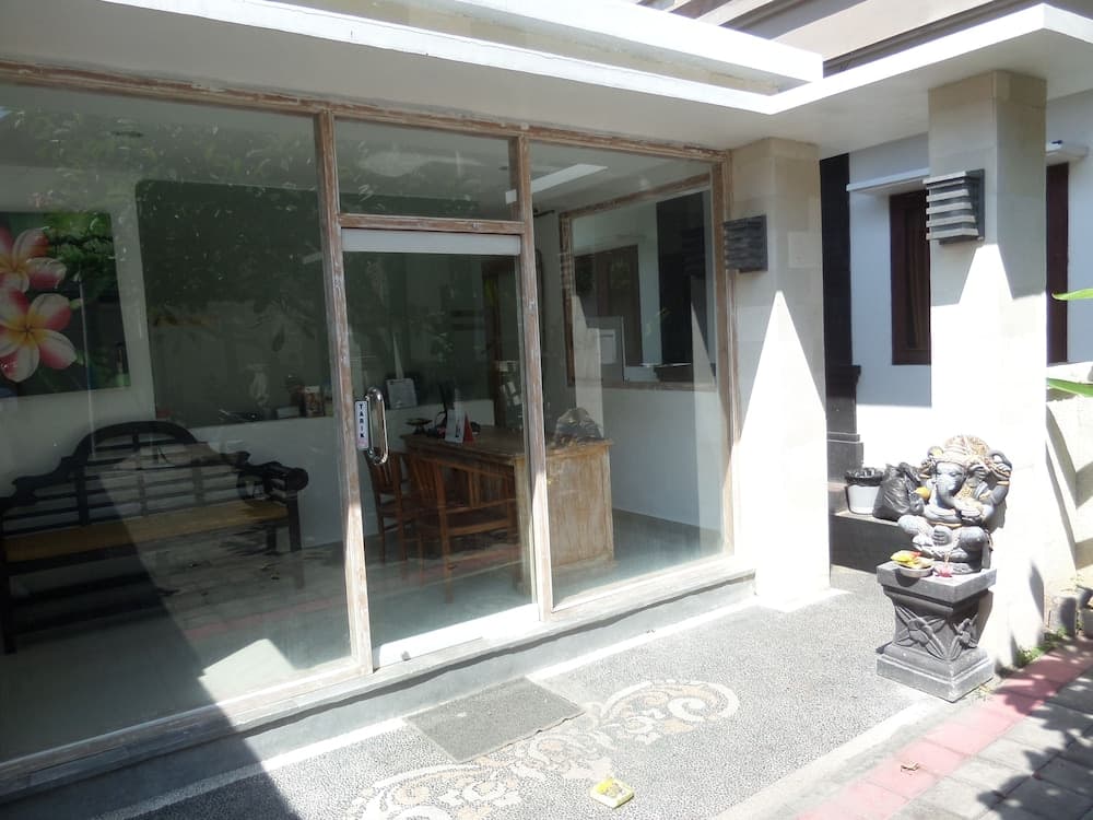 Krisna Seminyak — photo 1 of 39