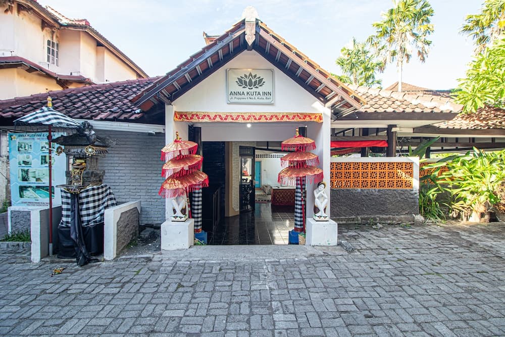 Collection O Legian Near Bimc Hospital Nusa Uda Formerly Anna Kuta Inn — photo 1 of 35