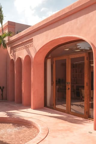 Villa Ella June