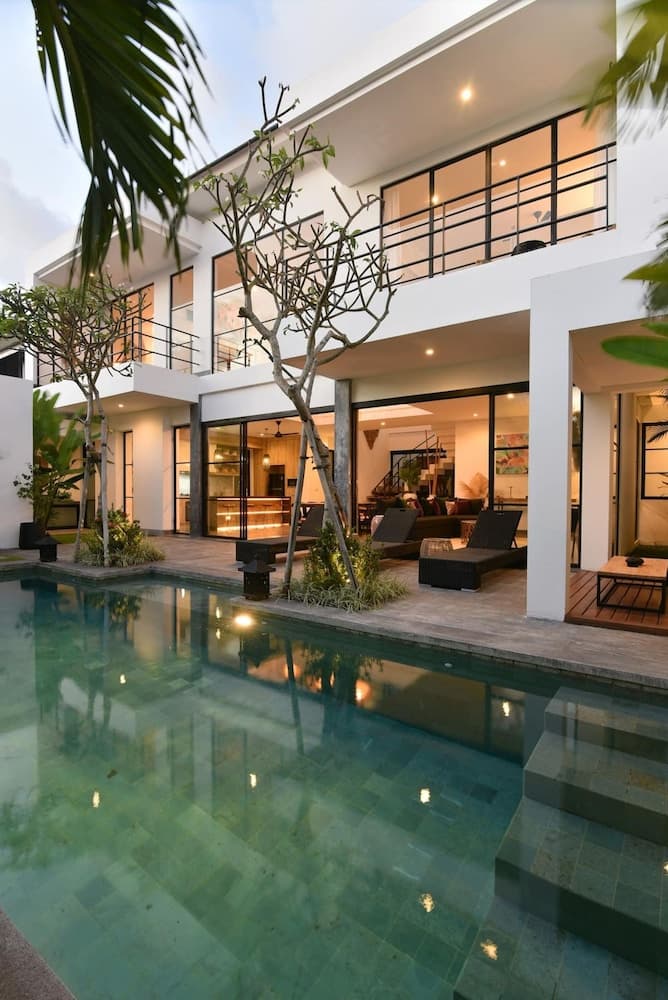 Villa Soho — photo 1 of 52