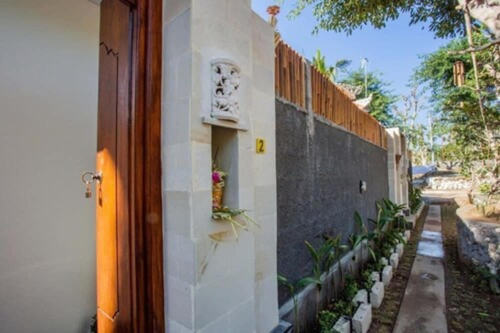 Ambengan Private Villa — photo 1 of 28
