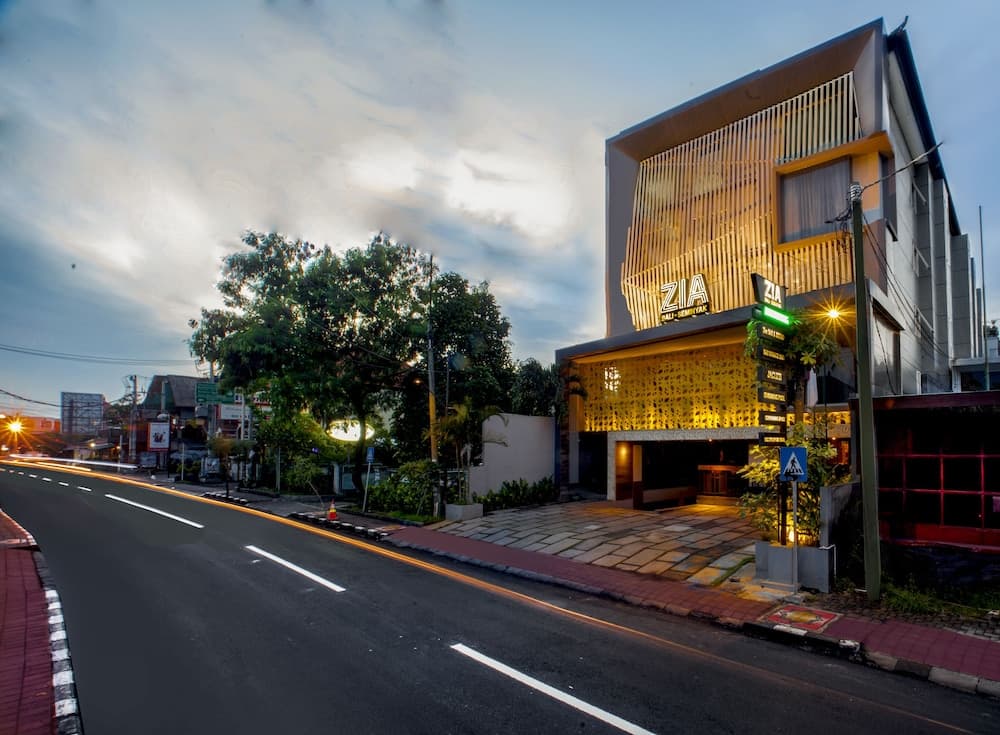Daun Bali Seminyak Hotel — photo 1 of 44