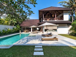 Villa Candi Kecil Empat