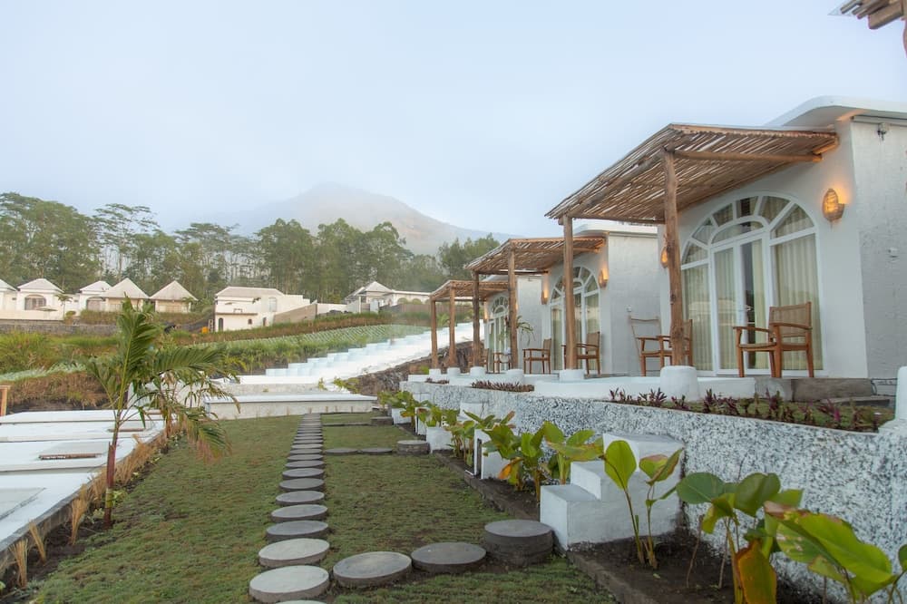 Cinze Villas and Hot Spring — photo 1 of 6