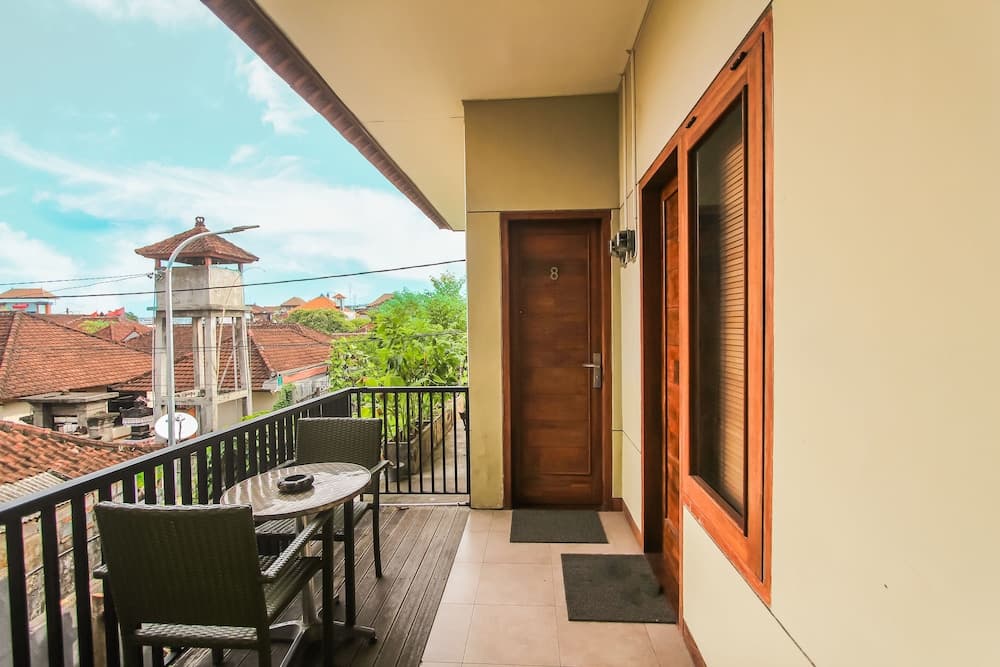 Kuta Legian Inn — photo 1 of 22