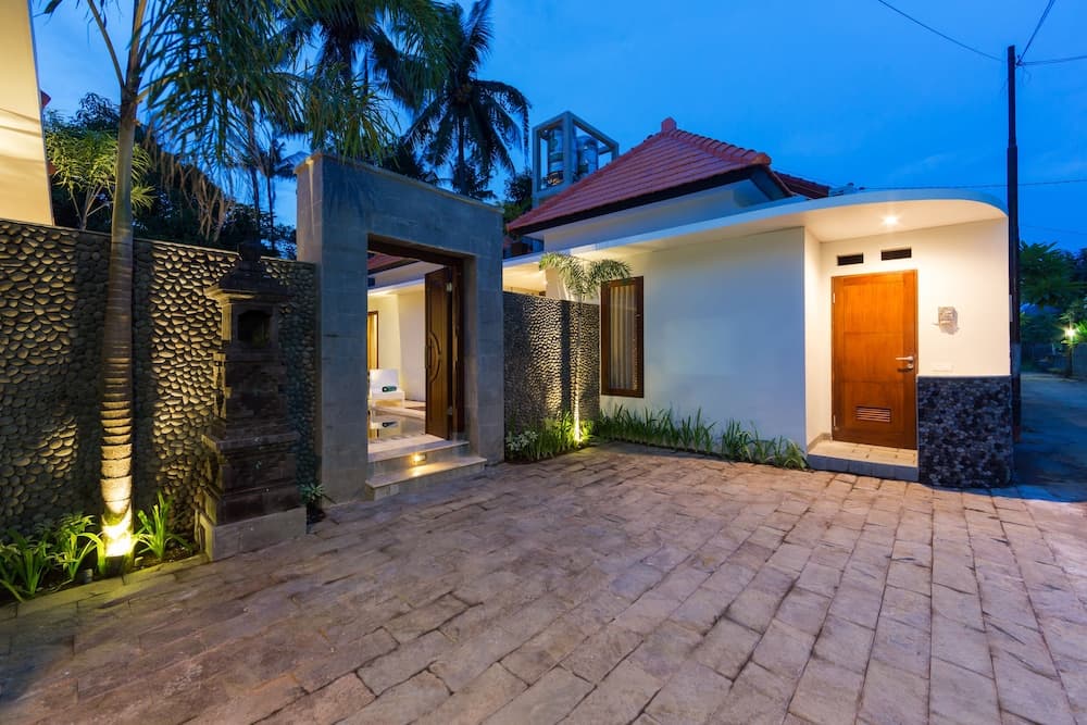 Odika Lovina House and Villa — photo 1 of 1