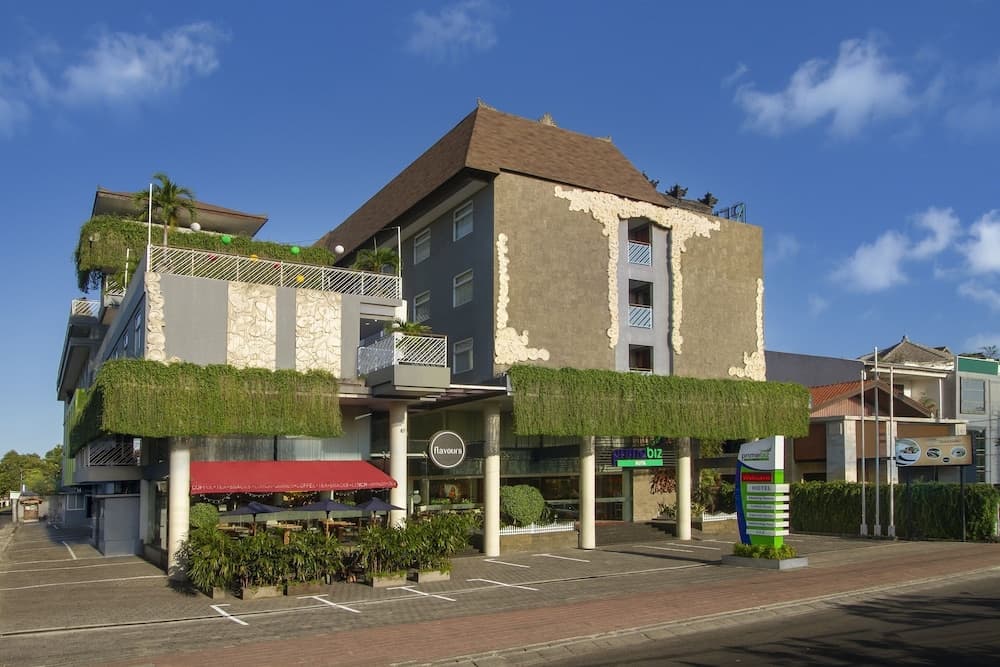 PrimeBiz Hotel Kuta — photo 1 of 55