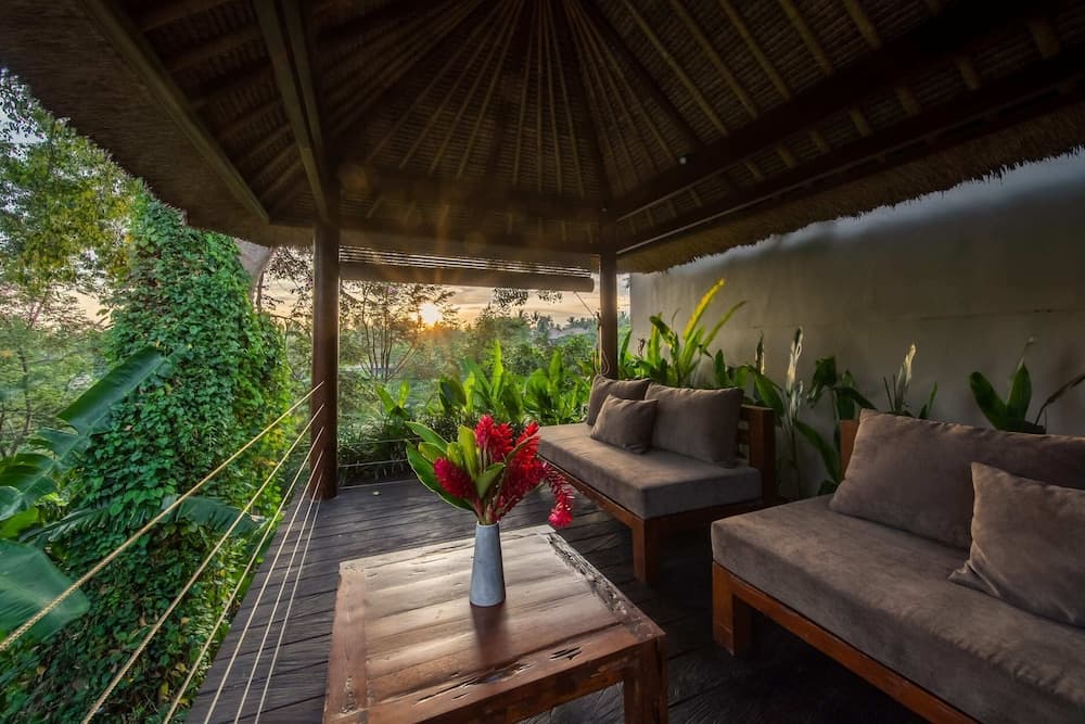 Astonishing Jungle Villa, 4 BR, Ubud With Staff — photo 1 of 62