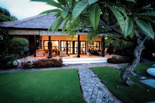 3 BR luxury beachfront with private pool