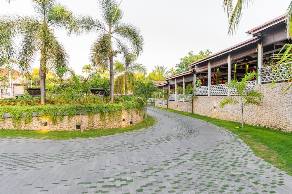 Bali Garden Beach Resort — photo 1 of 64