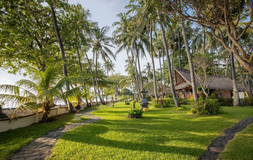 Alam Anda Ocean Front Resort & Spa — photo 1 of 88
