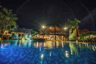 The central lovina hotel & restaurant