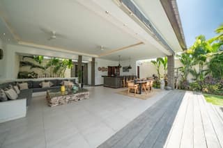 Villa Tira