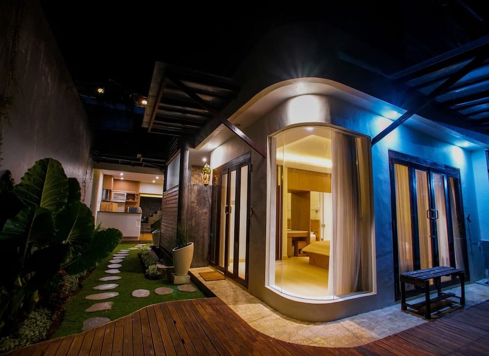 The Ocean Views Luxury Villas & Apartment — photo 1 of 238