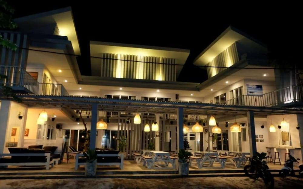 Pom Pom's Bali Apartments — photo 1 of 1