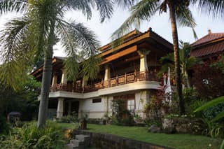 Gunung Paradis Retreat